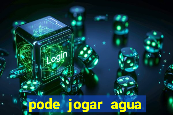 pode jogar agua quente no vaso