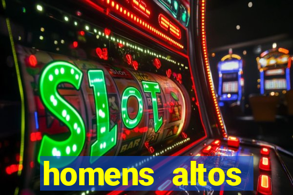 homens altos sarados pelados