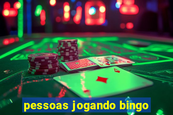 pessoas jogando bingo